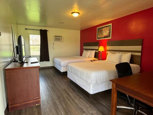 2 queen beds