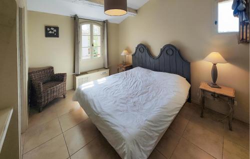 2 Bedroom Cozy Home In Saint-laurent-de-la-ca