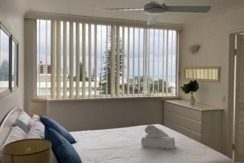 Miami Beachside Oceanfront Apartment - image 3