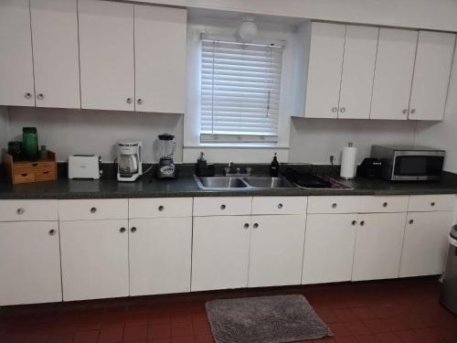 廚房, Cajun Stays-Cajun Home II- Entire House in 拉法葉市中心