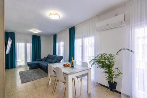 NEW Beach Apartments 5