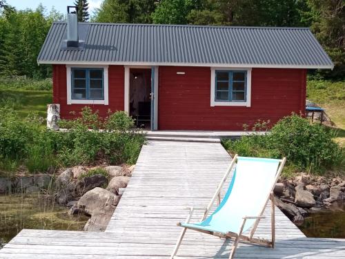 Swedish Paradise Garden & Lake Retreat in Hillsand