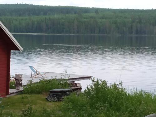Swedish Paradise Garden & Lake Retreat in Hillsand
