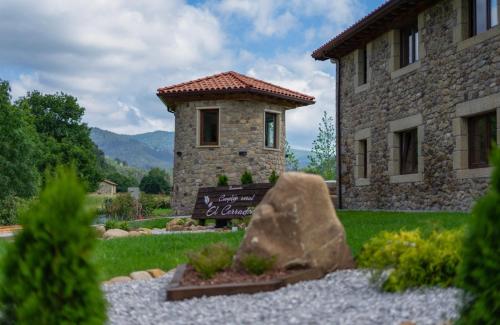 Apartment with Garden View