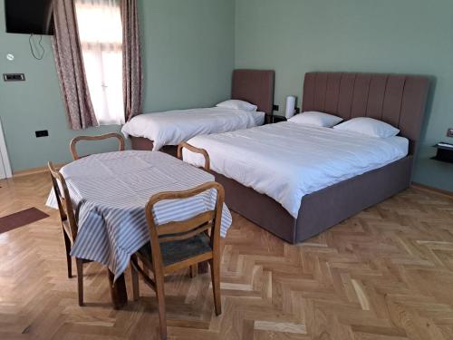 . Eagles Court - Orlovski Vrt