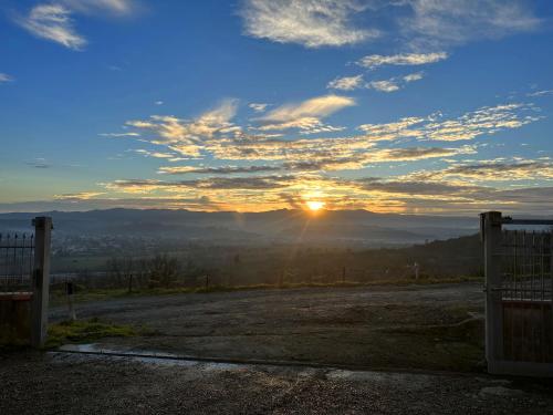 Villetta nel bosco tra Firenze Arezzo e Siena