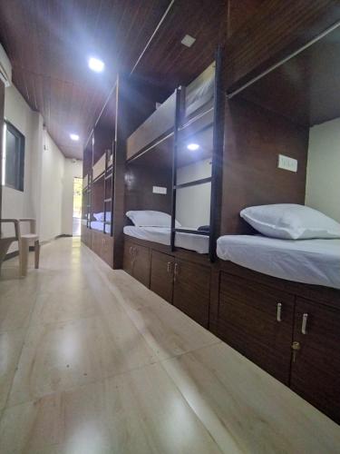 Ayat Dormitory Asalpha Metro