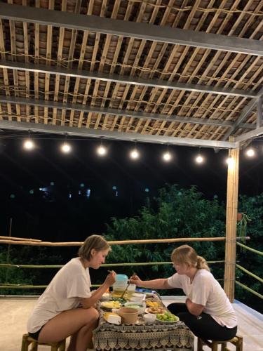 Nhà Cổ Bản Giốc Homestay - Làng đá Khuổi Ky (Nha Co Ban Gioc Homestay - Lang đa Khuoi Ky) in Chong Ho