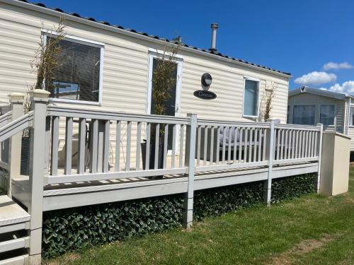 Pets Stay free 2 bedroom caravan at heacham beach