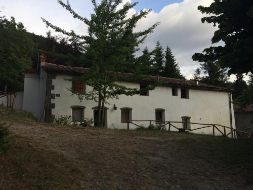 Casa nel bosco a 10 minuti da Pistoia gîte à louer Corbezzi