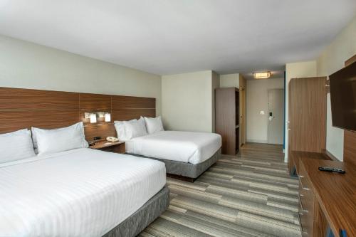 Holiday Inn Express & Suites Medicine Hat, an IHG Hotel