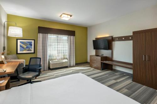 Holiday Inn Express & Suites Medicine Hat, an IHG Hotel