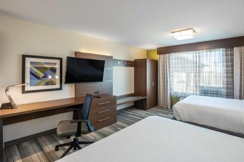 Holiday Inn Express & Suites Medicine Hat, an IHG Hotel