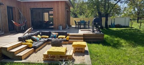 Agréable villa neuve orientée vers la nature et le couché de soleil!