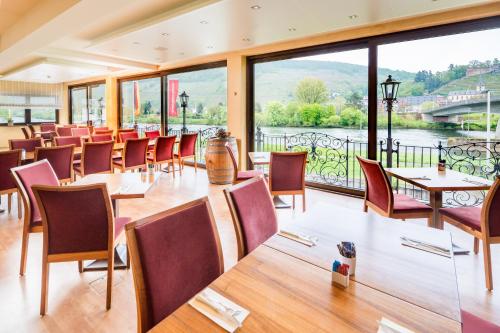 Food and beverages, Hotel Straubs Schone Aussicht in Klingenberg am Main