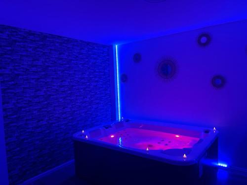 Priv8Spa New Love Room Jacuzzi Privée, Tuluza (zdjęcie 6)