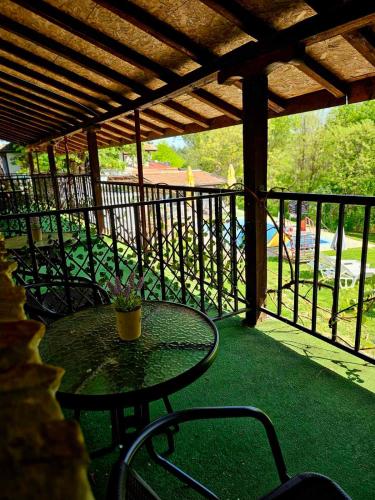 Orehite-Family Hotel ,Food & Pool in Bozhichen