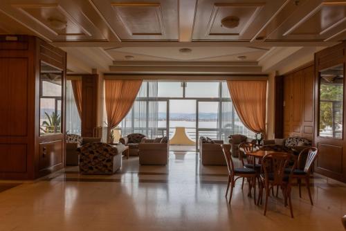 Pappas Hotel in เลาทราคี