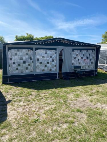 2 double beds