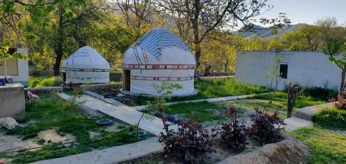 Kakhar Yurt stay & Mountain village in Forish