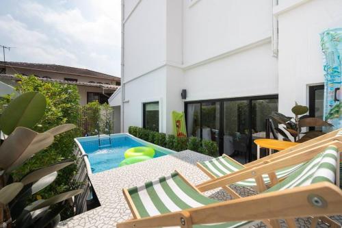 MIQ Ekkamai3 Pool Villa 3BR house