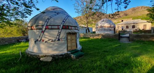 Kakhar Yurt stay & Mountain village in Forish