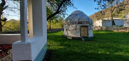 Kakhar Yurt stay & Mountain village in Forish
