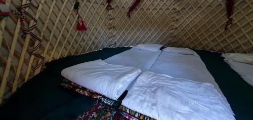 Kakhar Yurt stay & Mountain village in Forish