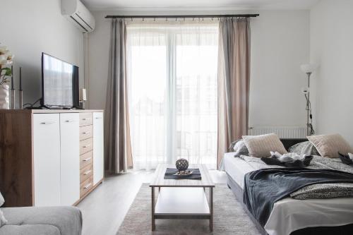 Corvin Gem Apartment with PARKING, Budapest
