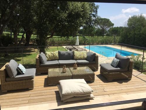 Villa Grimaud - au calme sur Golf, et vue mer sur le Golfe de Saint-Tropez - Location, gîte - Grimaud