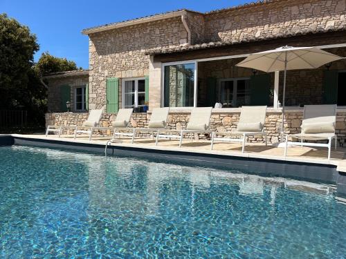 L'Oustau de la Colline - Villa avec piscine privée chauffée 12 personnes au coeur du Luberon - Location, gîte - Cavaillon