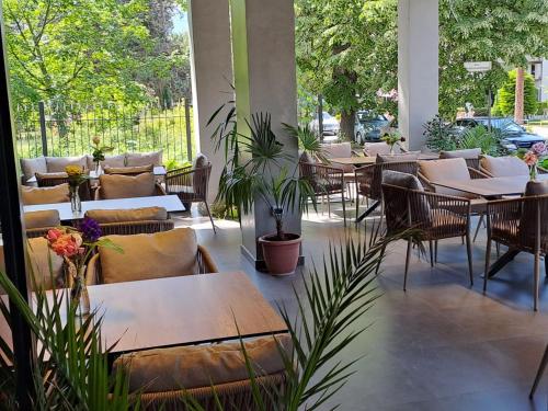 ทัศนียภาพภายนอกโรงแรม, โรงแรมเพอร์ลา (Perla Hotel) in โปกราเดซ