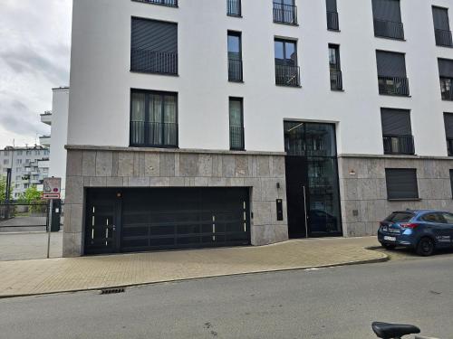 3 rooms 2 bathrooms 2 toilets new apartment center of Düsseldorf underground parking space contactless self check-in, Дюссельдорф (фото 3)