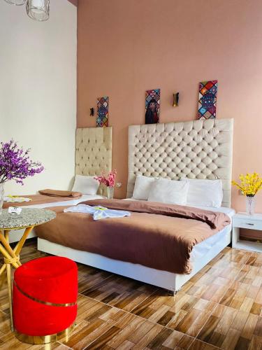 Deluxe Triple Room image 3