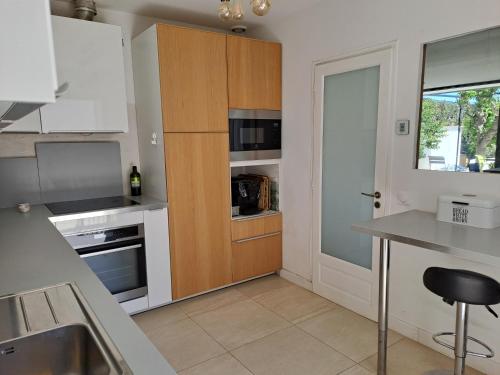 VILLA climatisée, avec 3 Chambres , Piscine, et terrain arboré (VILLA climatisee, avec 3 Chambres , Piscine, et terrain arbore) in Le Mouranier