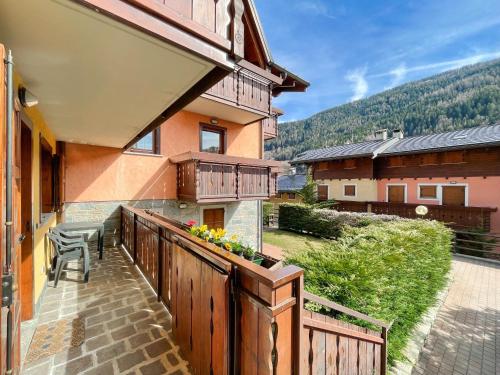Villetta a schiera, giardino privato e box doppio gîte à louer Alpe Strencia