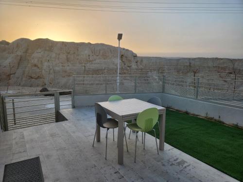 בצל ההר in South Dead Sea
