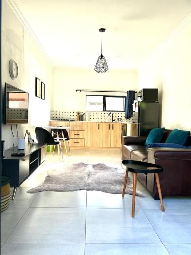 One-Bedroom Apartment image 6