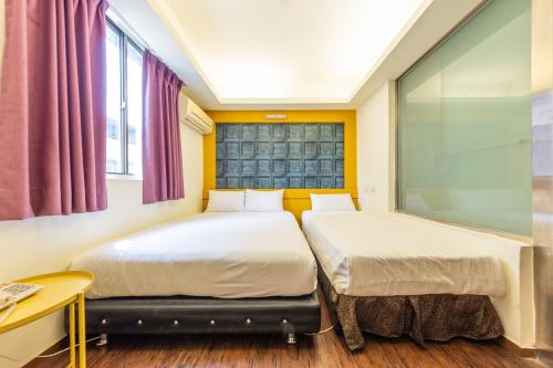 room detail thumbnail 0