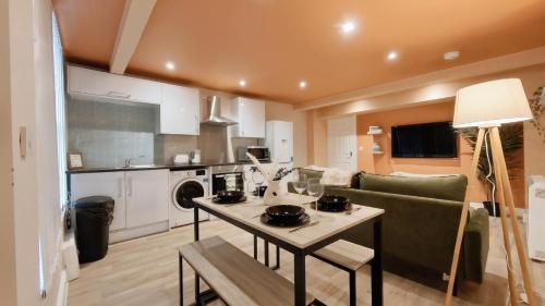 Central Spacious Quirky Apartment in Birmingham with Free Wi-Fi, Parking, Birmingham (fotografie 8)