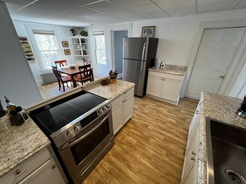 Optimally Located Winooski 3BR nearby Amenities in Winooski, USA