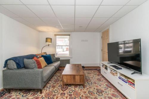 Optimally Located Winooski 3BR nearby Amenities in Winooski, USA