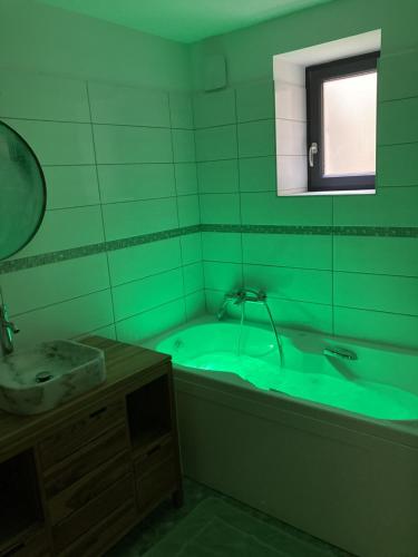 Pezsgőfürdő, Chambre d'hôtes Bambou- A l'Ombre des Tilleuls (Chambre d'hotes Bambou- A l'Ombre des Tilleuls) in Lagorce
