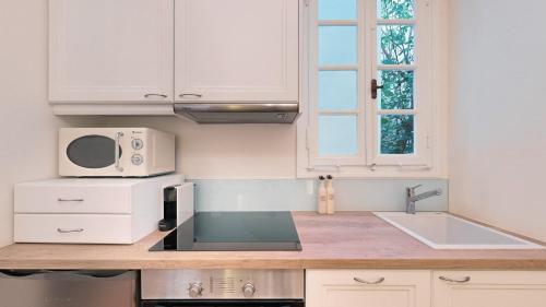 Athens Koukaki Boutique Apartments - image 2