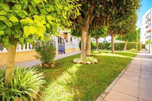 Villa Magerit, entire home 5 minutes easy walk to sandy beach, La Mata (foto 5)