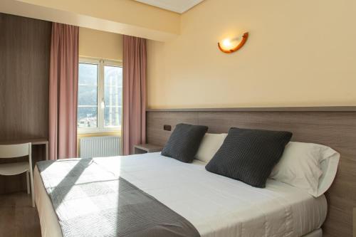 Hotel Naranjo De Bulnes Room Type - Double or Twin Room