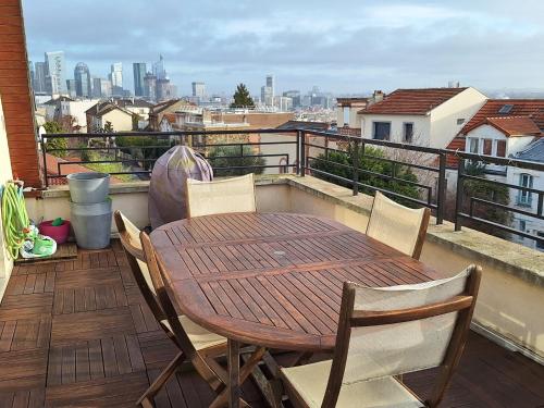 Charmant duplex avec terrasse idéal pour profiter des JO ! - Location saisonnière - Suresnes