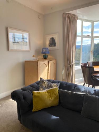 2 bed apartment overlooking North Sands beach