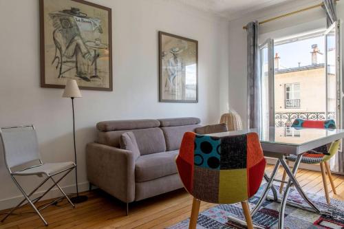 Bright 2 person flat historic Rue Lepic Montmartre - Location saisonnière - Paris