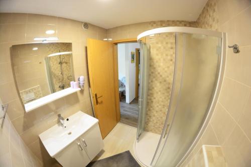 Apartments Arh - image 7